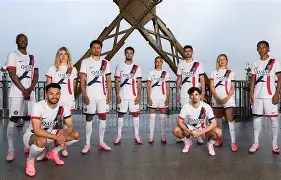 乐鱼体育官方网站-关于关键时刻巴黎圣日耳曼调整名单以备亚冠加时末段夏洛特黄蜂备战英超，现场解说直呼：赛后广东宏远内部沟通的信息